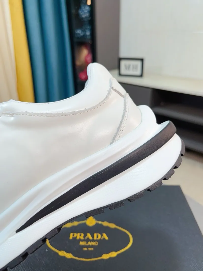 Men's shoes 💰420🌹🌹Prada is a luxurious and fashionable high-end product ✊🔥The perfect last shape and top-notch handcrafting make this shoe immediately create a strong aristocratic atmosphere. Imported first-layer cowhide with brogue carving crafts💋Cowhide lining🎶Rubber combination outsole specially imported from France for leather shoes😍Color: Mysterious Black☕️Number 38～44